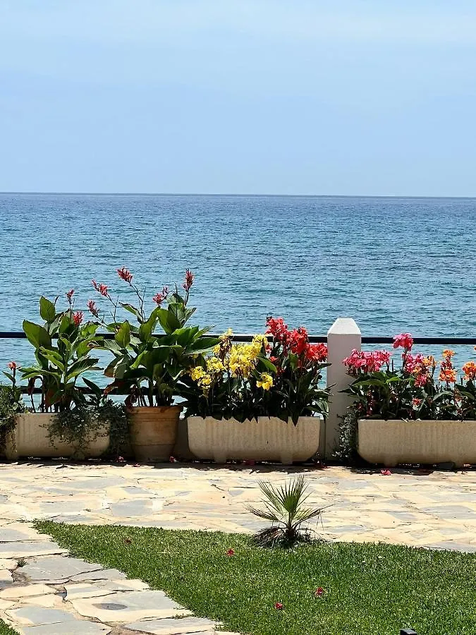 Newly Renovated 2 Bedroom Beachfront House Sitio de Calahonda Apartment