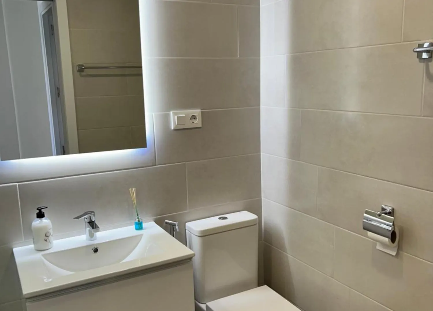 Apartment Newly Renovated 2 Bedroom Beachfront House Sitio de Calahonda Spain