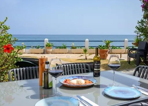 Newly Renovated 2 Bedroom Beachfront House Sitio de Calahonda
