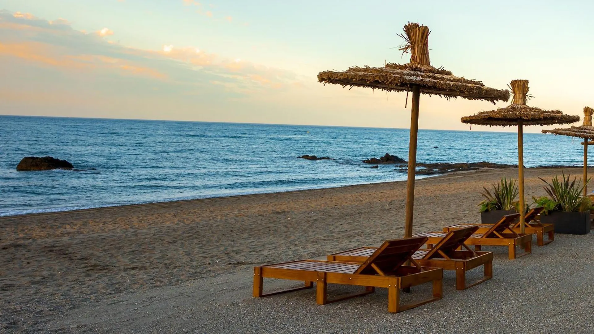 Newly Renovated 2 Bedroom Beachfront House Sitio de Calahonda Spain